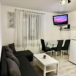 아파트 Apartma Jugo *